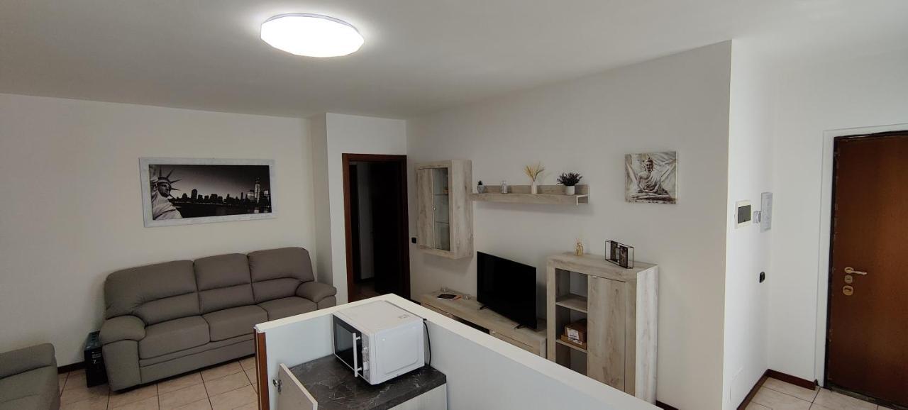 La Casa Ciarlasca Lacchiarella ภายนอก รูปภาพ